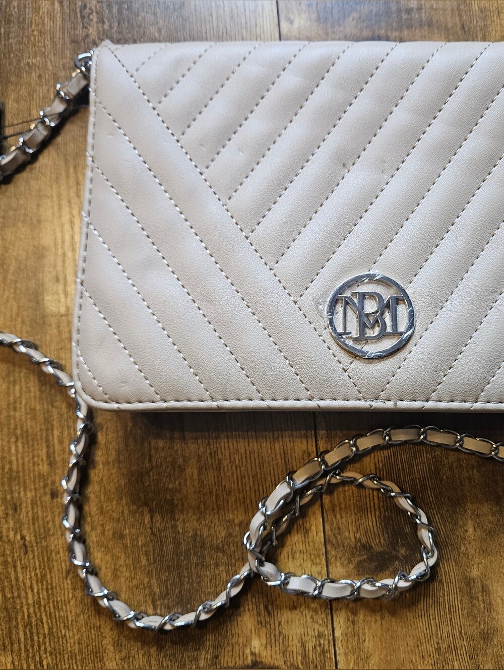 Studio Badgley Mischka Ivory Quilted Crossbody Shoulder Bag 9x6 NWT SMALL DENTS